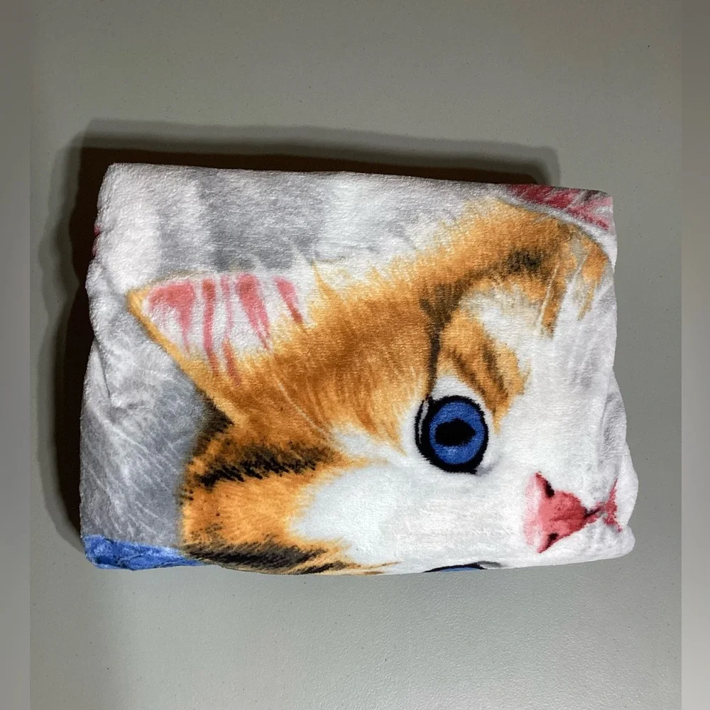 Dawhud Direct Kittens’ Flower Garden Throw Blanket 50x60 inches